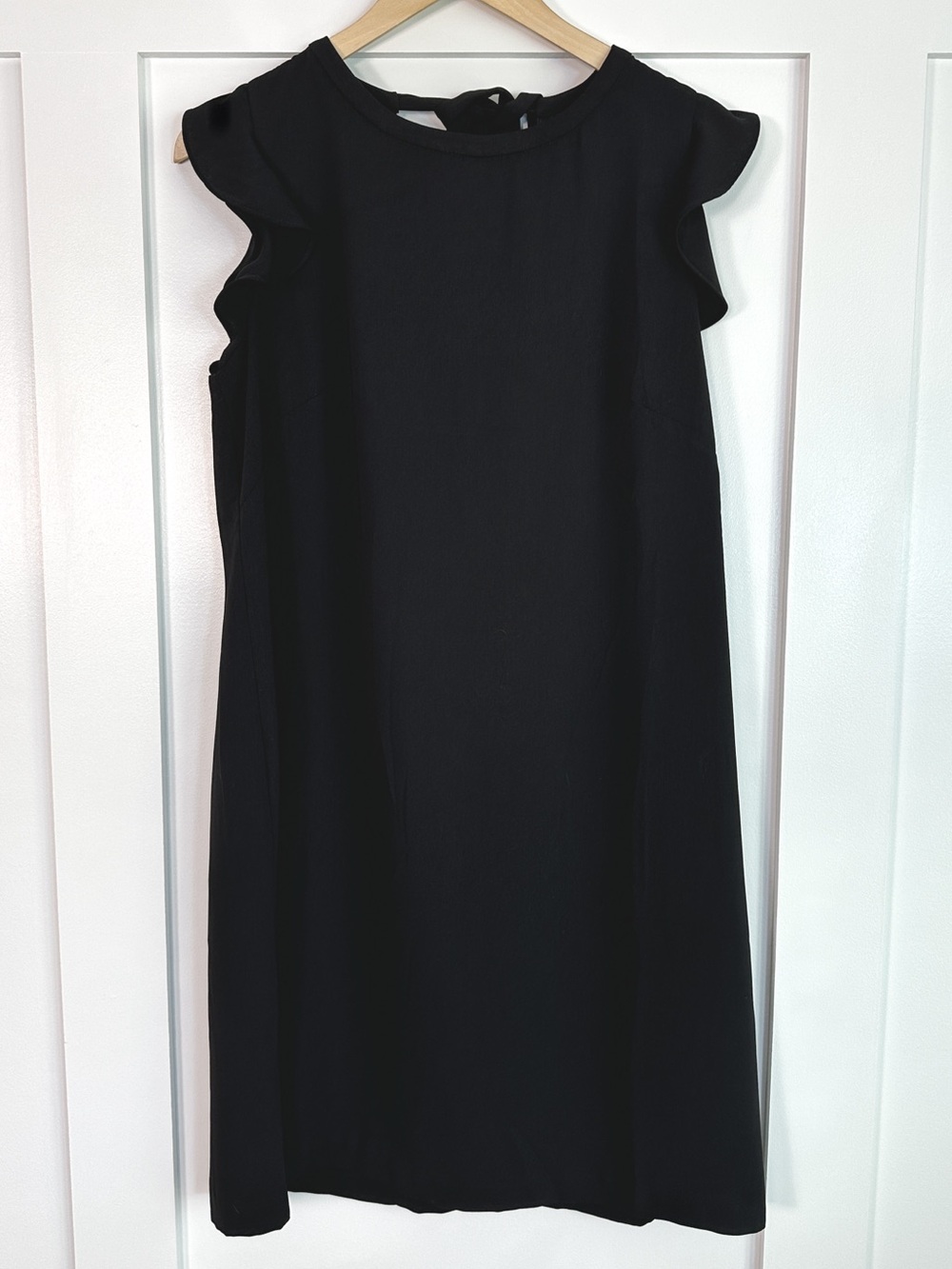 Loft Black Flutter Sleeve Shift Dress Size 12 Zipper + Keyhole Tie Back Closure